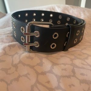 BRANDY MELVILLE GROMMET BELT